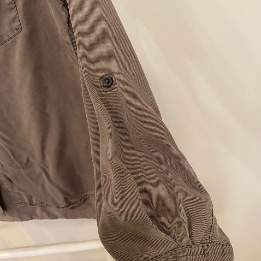 Thread Supply Utility Button Down - Picture 3 of 3